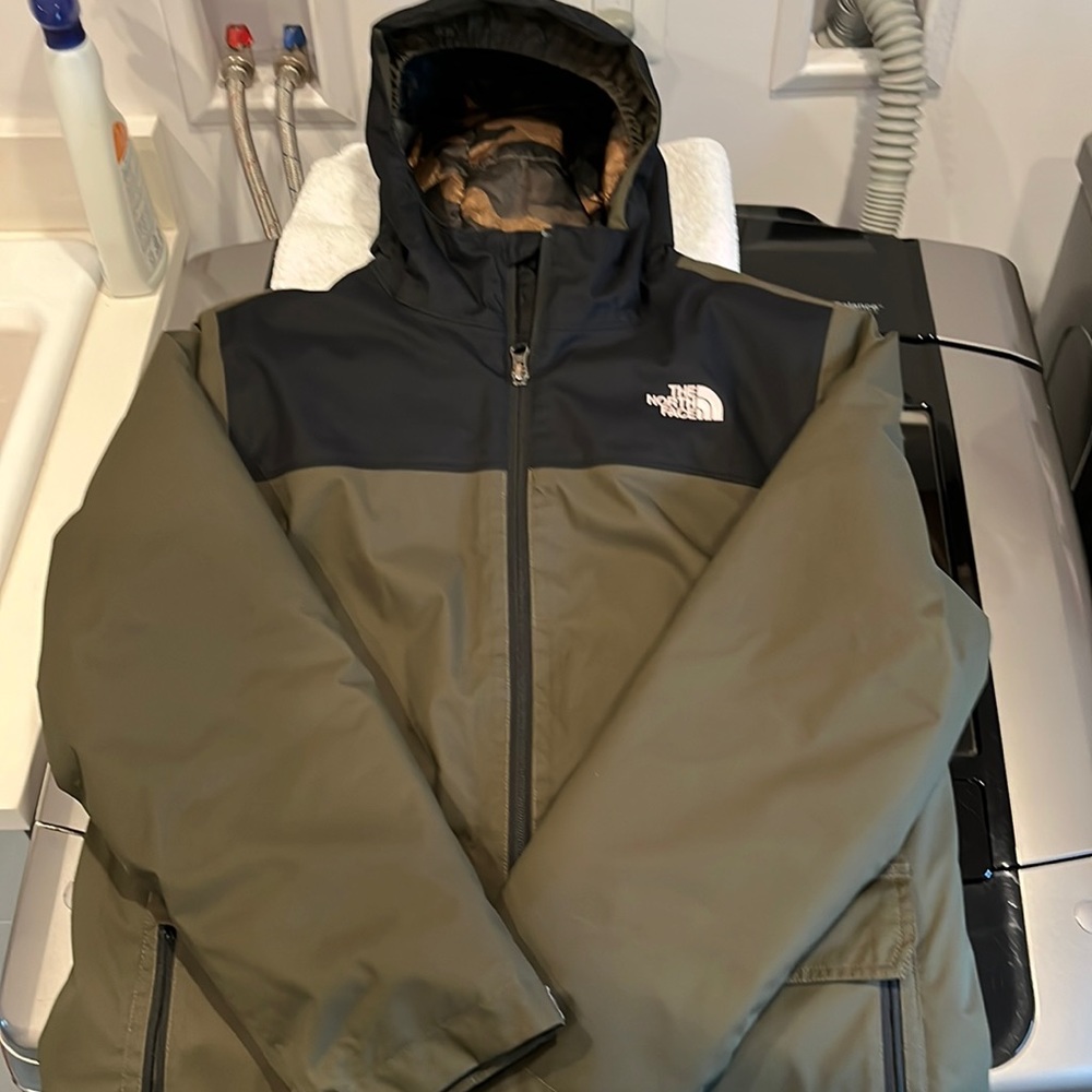 Excellent condition boys NorthFace ski coat